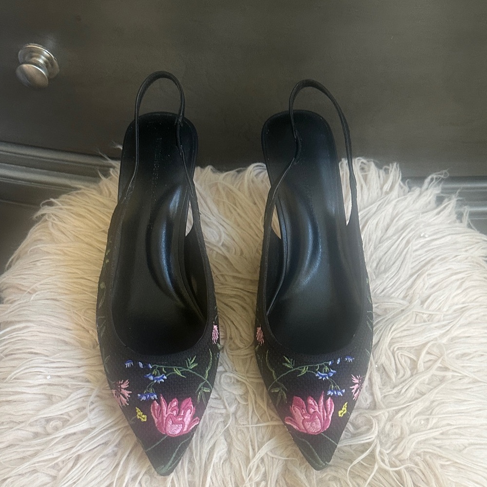 White House black Market Floral Embroidered Slingback Heels - Picture 2 of 5
